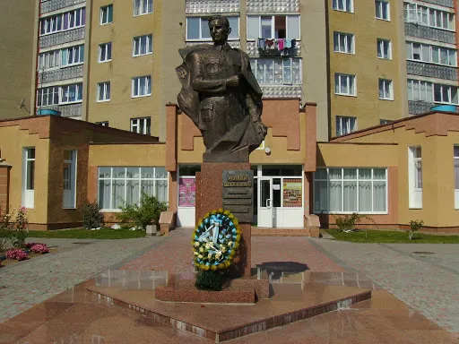 Памʼятник Роману Шухевичу